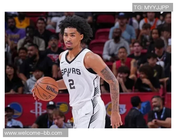 哈珀表现惊艳全场16中10砍下22分6助助力球队完成关键反超 哈珀表现惊艳全场16中10砍下22分6助助力球队完成关键反超