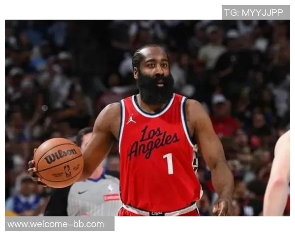 哈登谈与伦纳德的关系：我们是冷静团结的球员，情绪稳定不易动摇